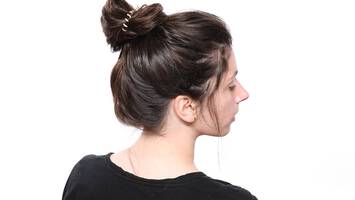how to style a messy bun