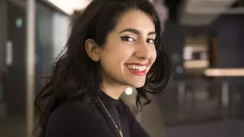 photo of woman with temporary black hair dye