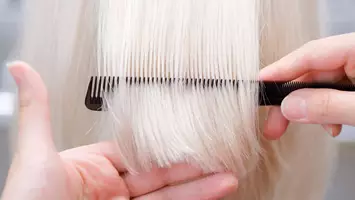 short blonde layered hair