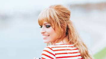 photo of woman with bouffant 1950s hairstyle