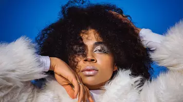Make winter 2023 your best hair season yet with these expert-approved hacks.
