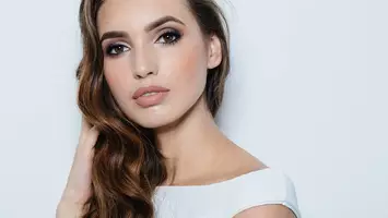 photo of woman with brown balayage