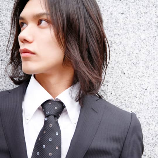 The 28 Trendiest Long Hairstyles For Men To Try This Year Hair Com By L Oreal The importance of mens layered hairstyles cannot be overlooked. long hairstyles for men