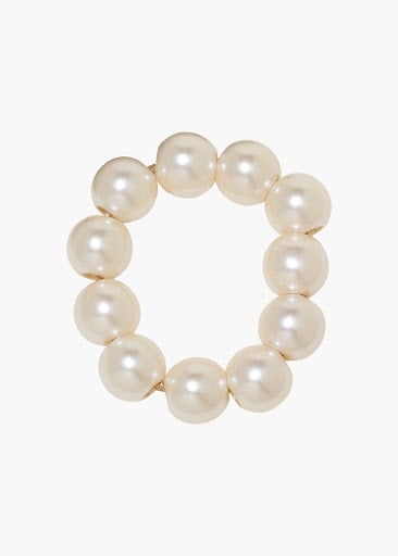 Hair.com rounds up 10 of our favorite pearl hair accessories