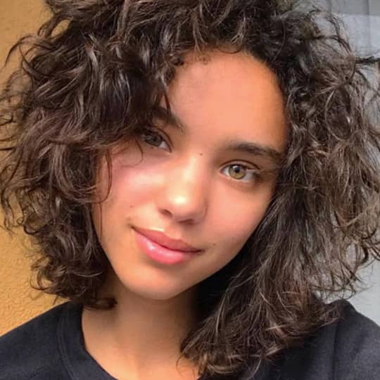 haircuts for thin curly hair