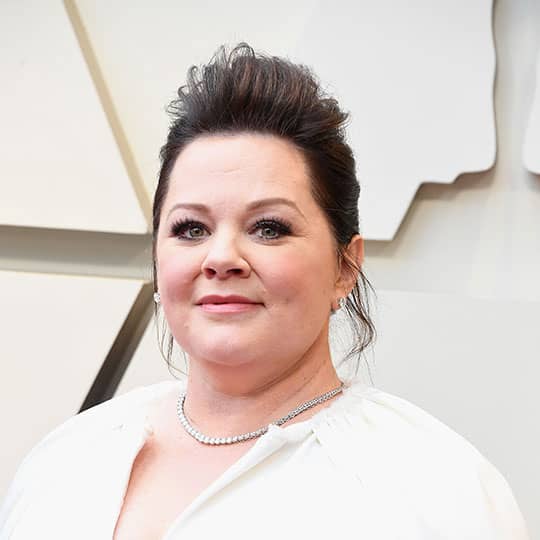 melissa mccarthy wearing red carpet hairstyle