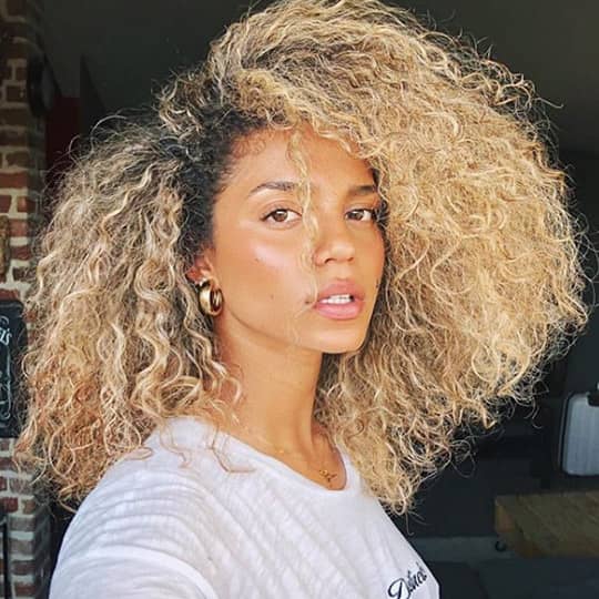 Ashy blonde store highlights