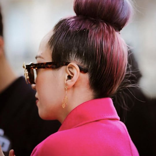 foto de penteado com coque donut