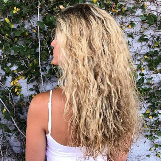 textured hairstyle for greasy hair
