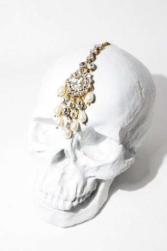 Hair.com rounds up 10 of our favorite pearl hair accessories