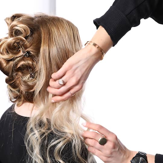 How To Curl Hair With a Flat Iron