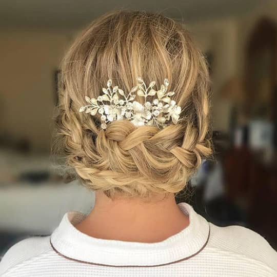 https://www.hair.com/on/demandware.static/-/Sites-hair-us-Library/default/dwffc7392e/project/loreal/brand-sites/salonsecret/americas/us/article-pictures/ugc-for-articles/6-bridal-hair-accessories-every-modern-princess-needs/bedazzled-hair-comb.jpg